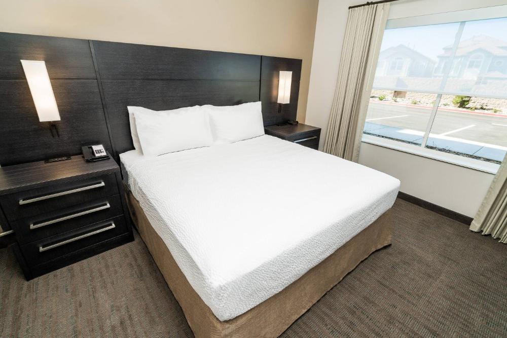 King Studio with Sofa Bed and View interior