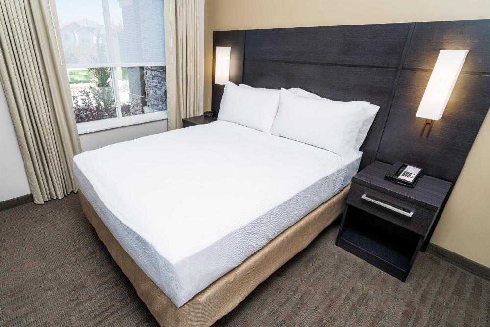 One-Bedroom King Suite with Sofa Bed interior