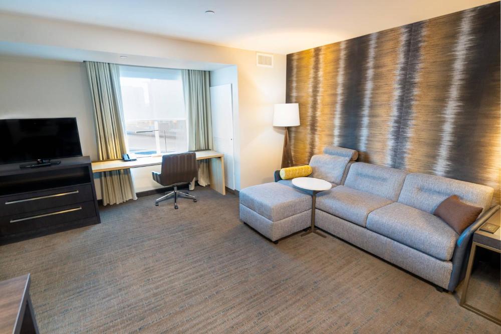 King Studio with Sofa Bed interior